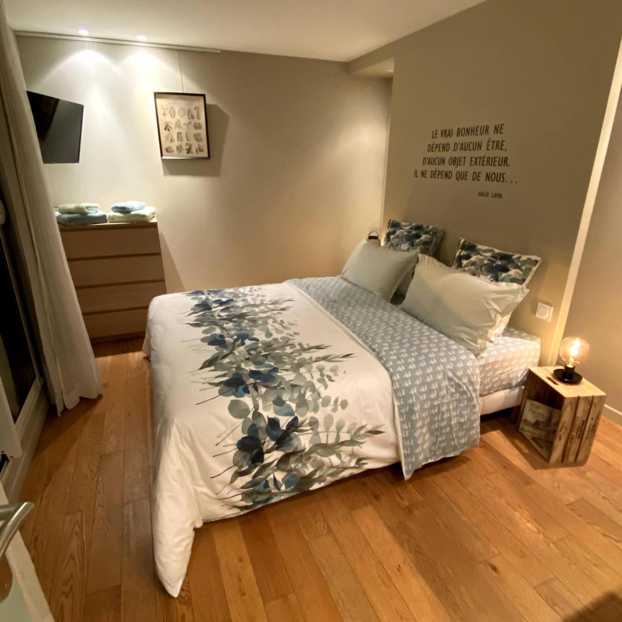 Au 10 Bed & Breakfast Luisant Rum bild